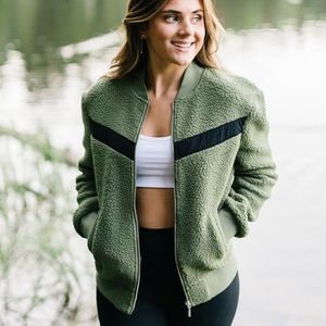 Zyia Active Flying V fleece sherpa teddy full zip jacket olive green black EUC